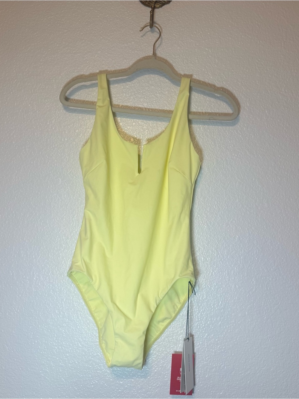 BONDI BORN Women's Verity One-Piece Swimsuit Soft Yellow - Picture 4 of 10